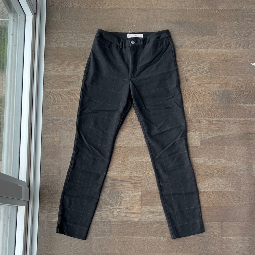 Mango Women's Black Checkered Capris